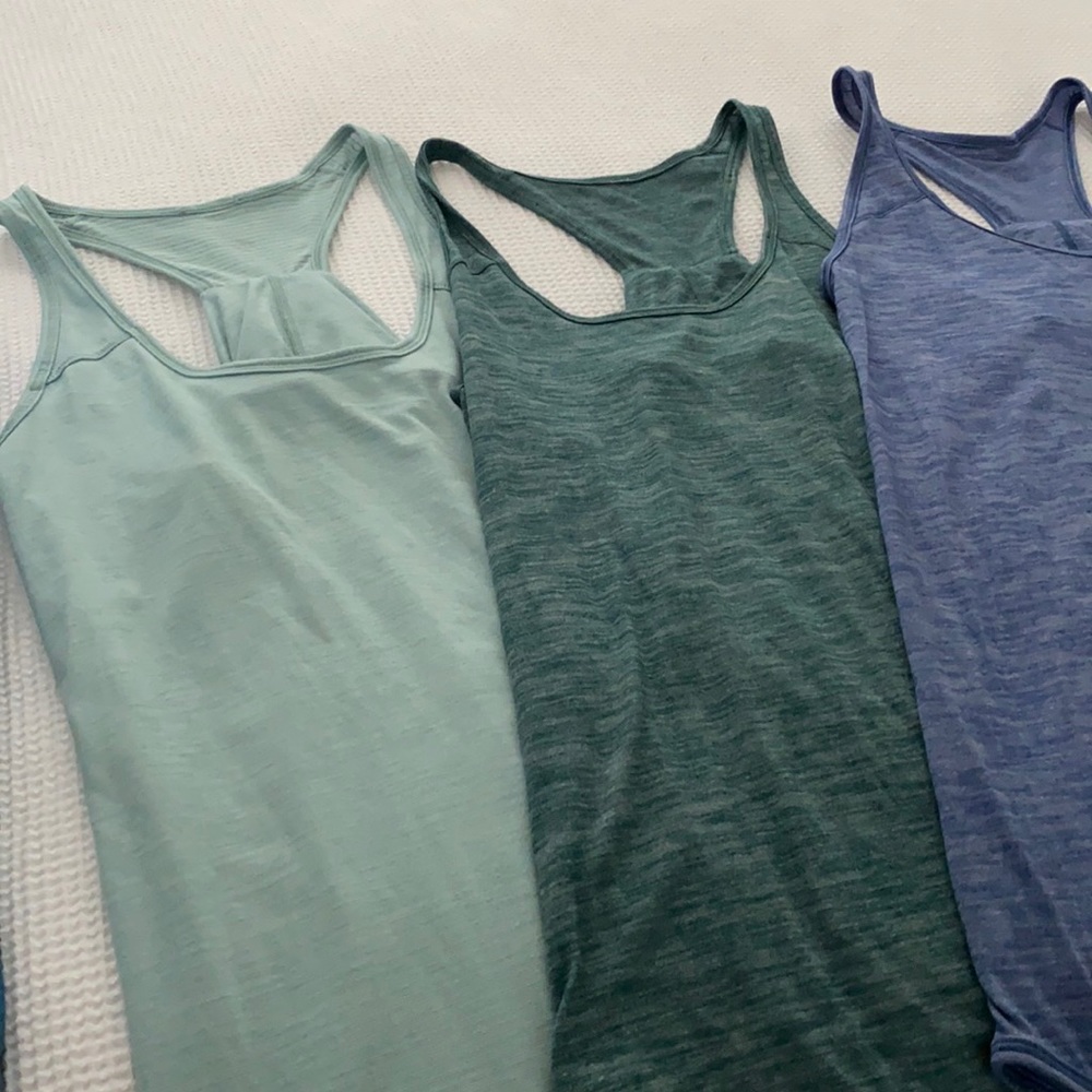Lululemon Essential Tank - Bundle